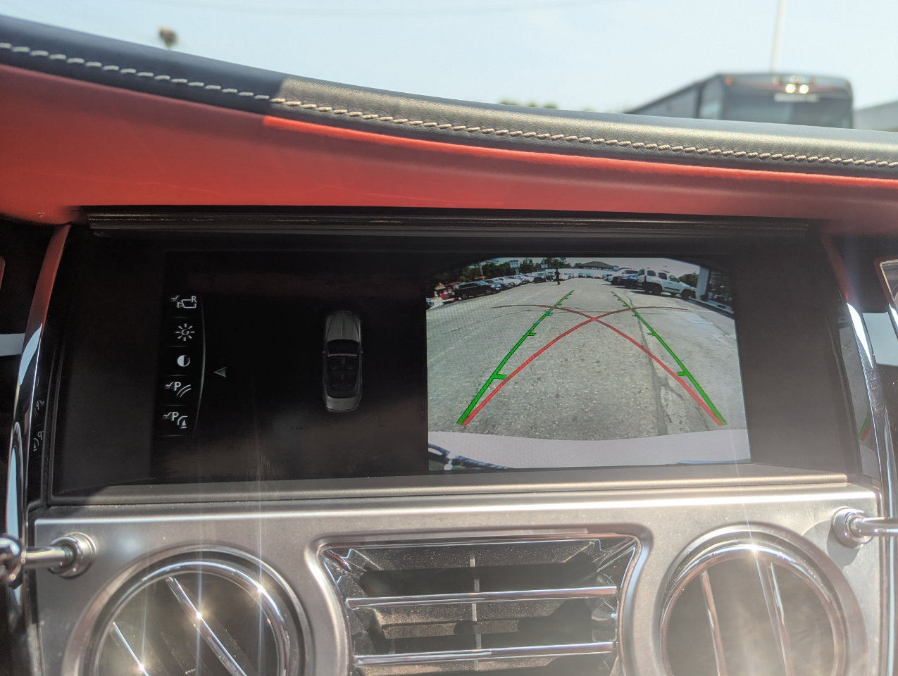 Used 2018 Rolls-Royce Dawn image 23