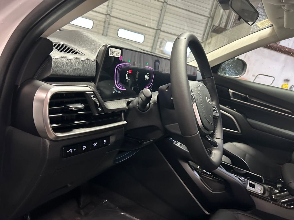 New 2025 Kia Telluride S image 30