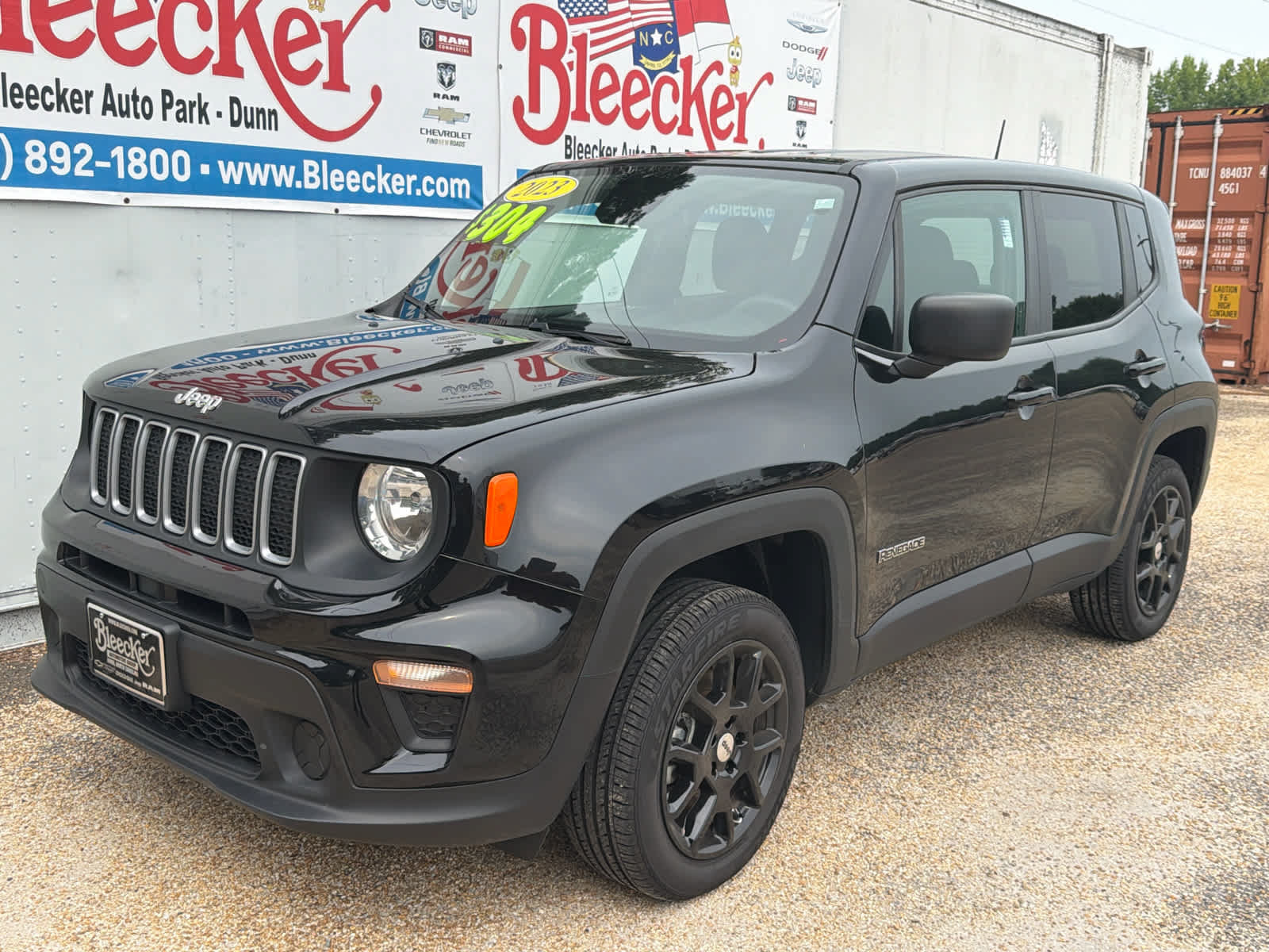 Used 2023 Jeep Renegade Latitude AWD/4WD image 5