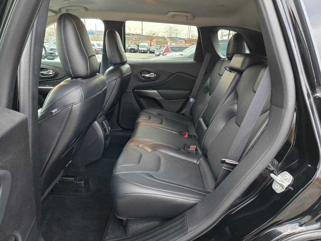 Used 2020 Jeep Cherokee Limited image 27