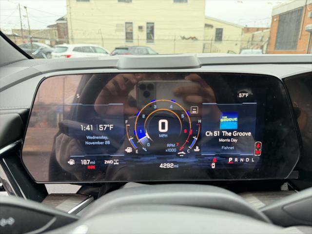 Used 2025 Chevrolet Suburban LS image 28