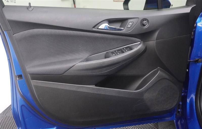 Used 2018 Chevrolet Cruze LT w/ Convenience Package FWD image 29