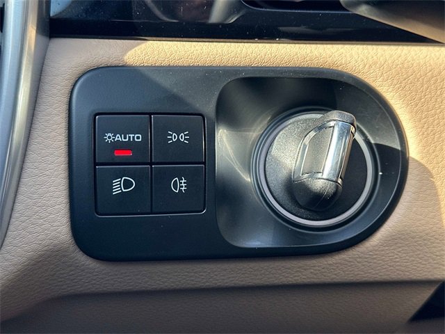 Used 2023 Porsche Cayenne Platinum Edition image 12