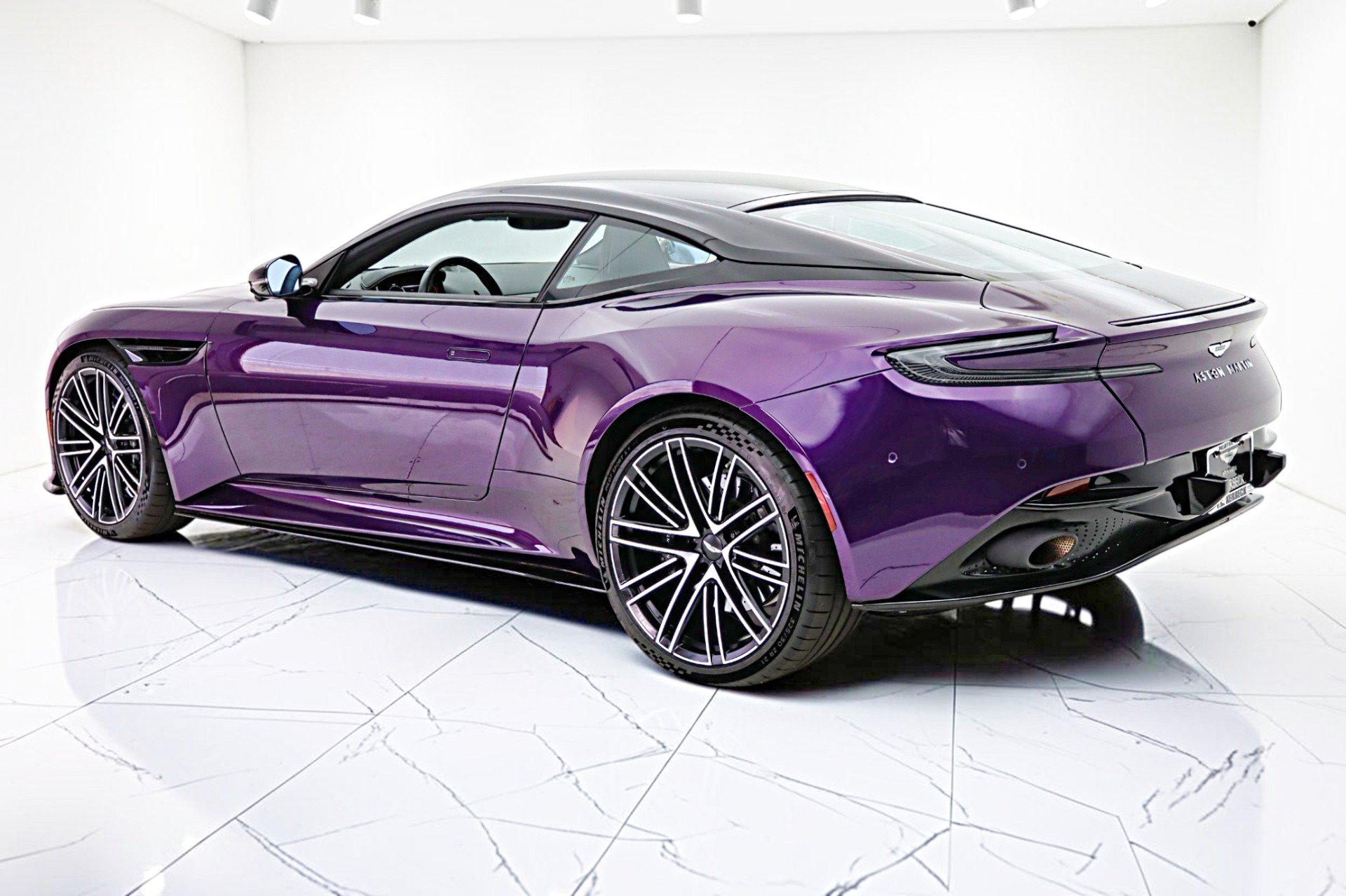 Used 2024 Aston Martin DB12 Coupe RWD image 7