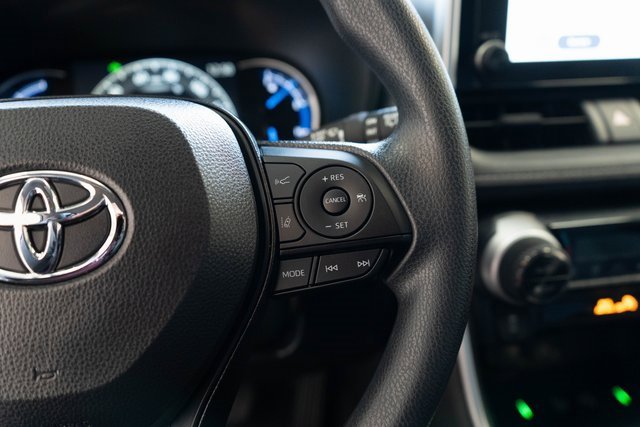 Used 2025 Toyota RAV4 XLE image 21
