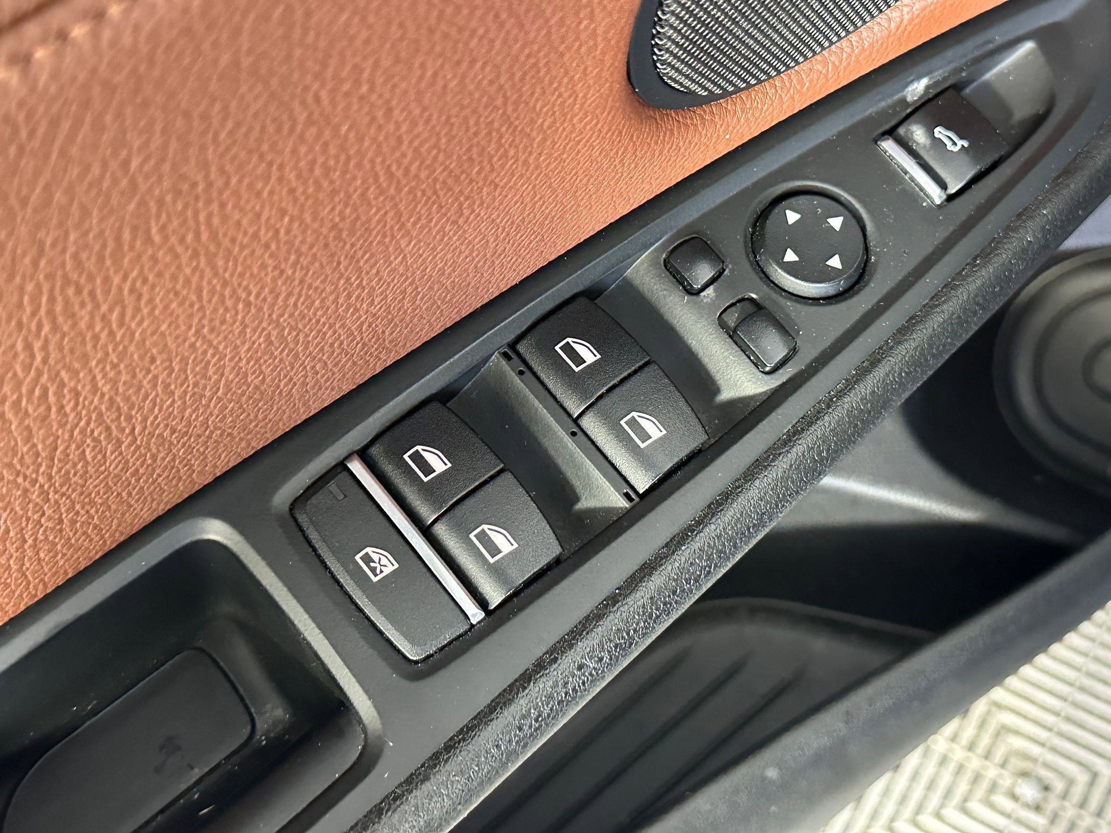 Used 2015 BMW X6 sDrive35i image 23