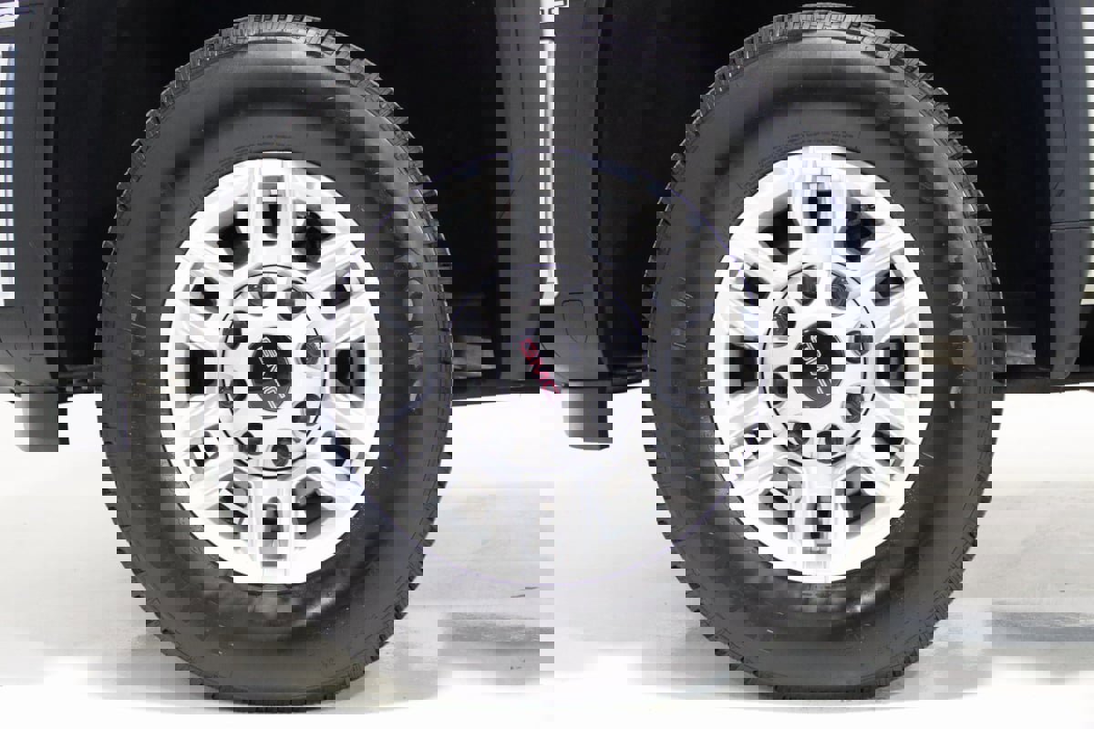 Used 2025 GMC Sierra 2500 SLE w/ SLE Convenience Package image 84