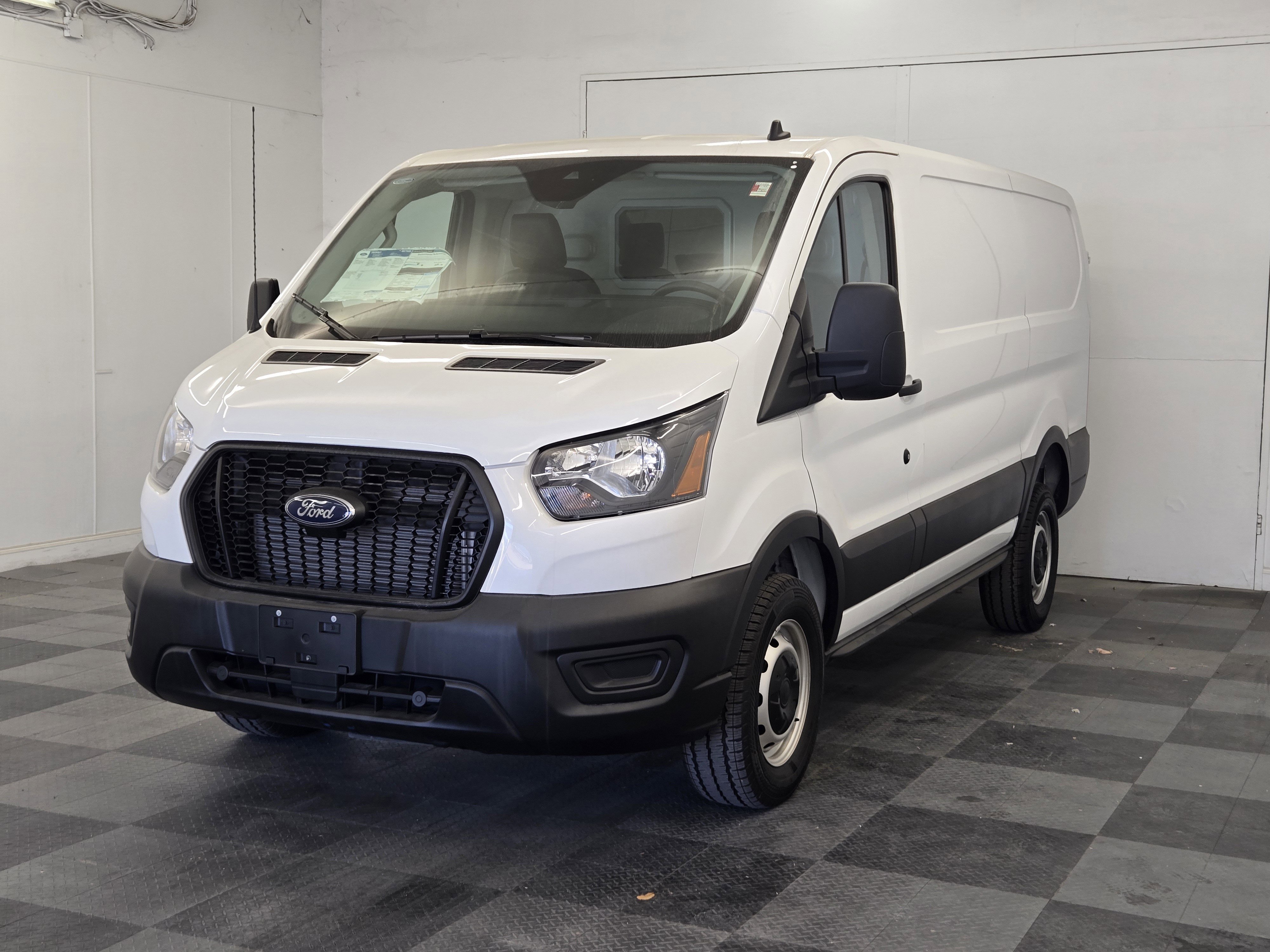 Used 2024 Ford Transit 350 Low Roof video 4