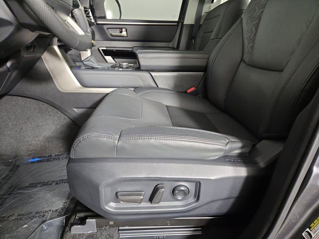 Used 2024 Toyota Tundra Limited AWD/4WD image 33