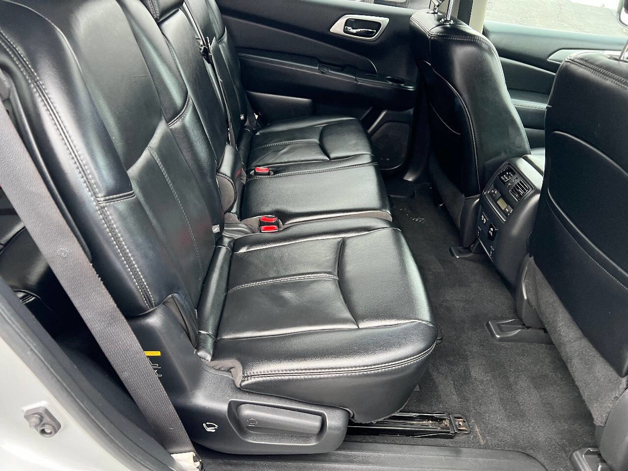 Used 2017 Nissan Pathfinder SL w/ SL Premium Package image 28