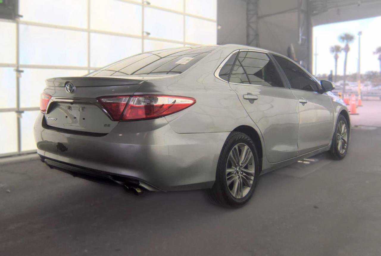 Used 2017 Toyota Camry SE FWD image 4