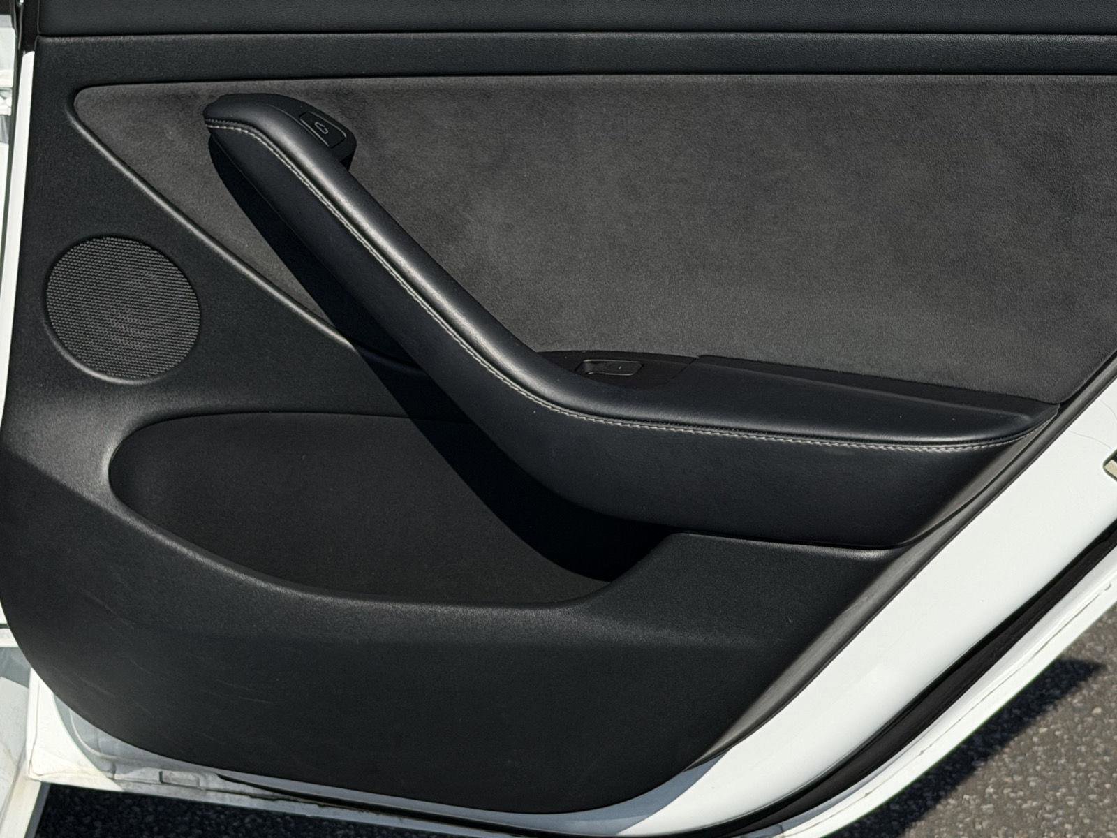 Used 2023 Tesla Model 3 Standard Range image 23