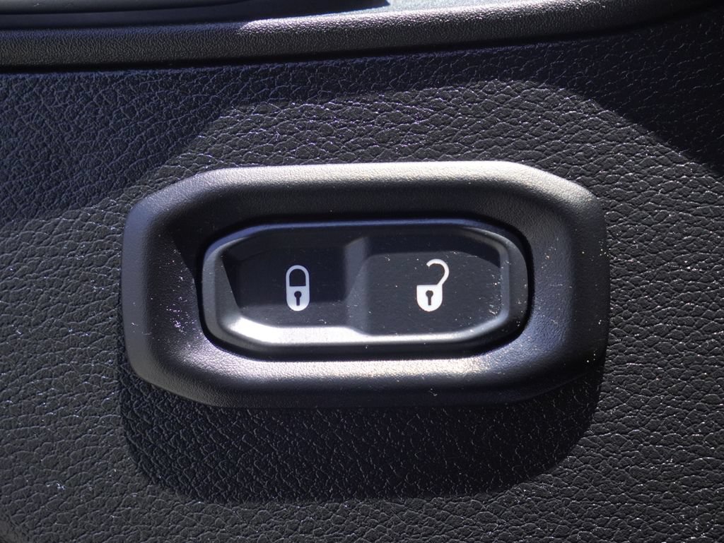 Used 2024 Jeep Wrangler Unlimited AWD/4WD image 12