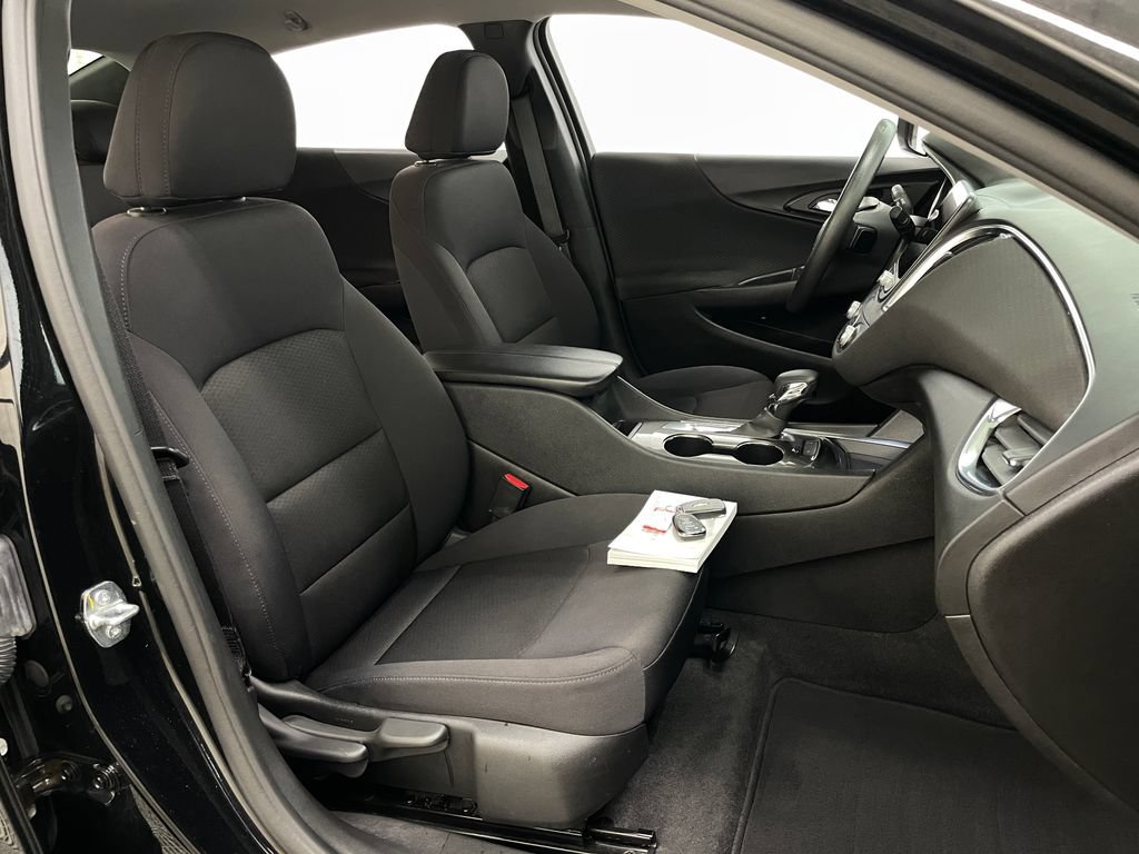 Certified 2021 Chevrolet Malibu LT FWD image 35