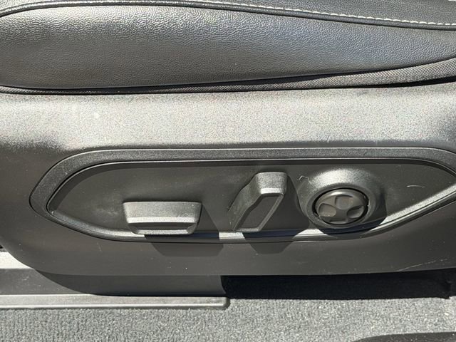 Used 2024 Jeep Grand Cherokee L Altitude RWD image 21