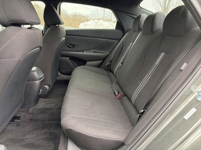 Used 2025 Hyundai Elantra Sport image 13