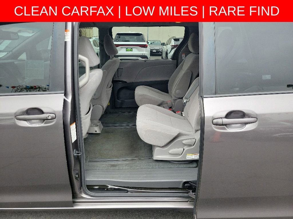 Used 2015 Toyota Sienna LE FWD image 12