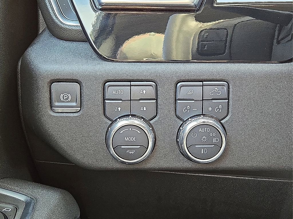 Used 2025 GMC Sierra 2500 SLT w/ Texas SLT Premium Package image 30