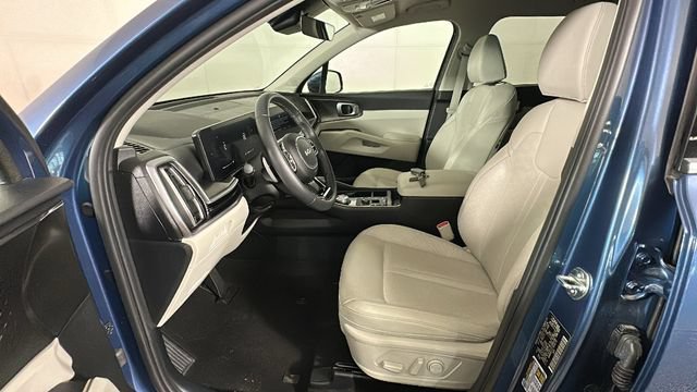 Used 2025 Kia Sorento EX AWD/4WD image 11