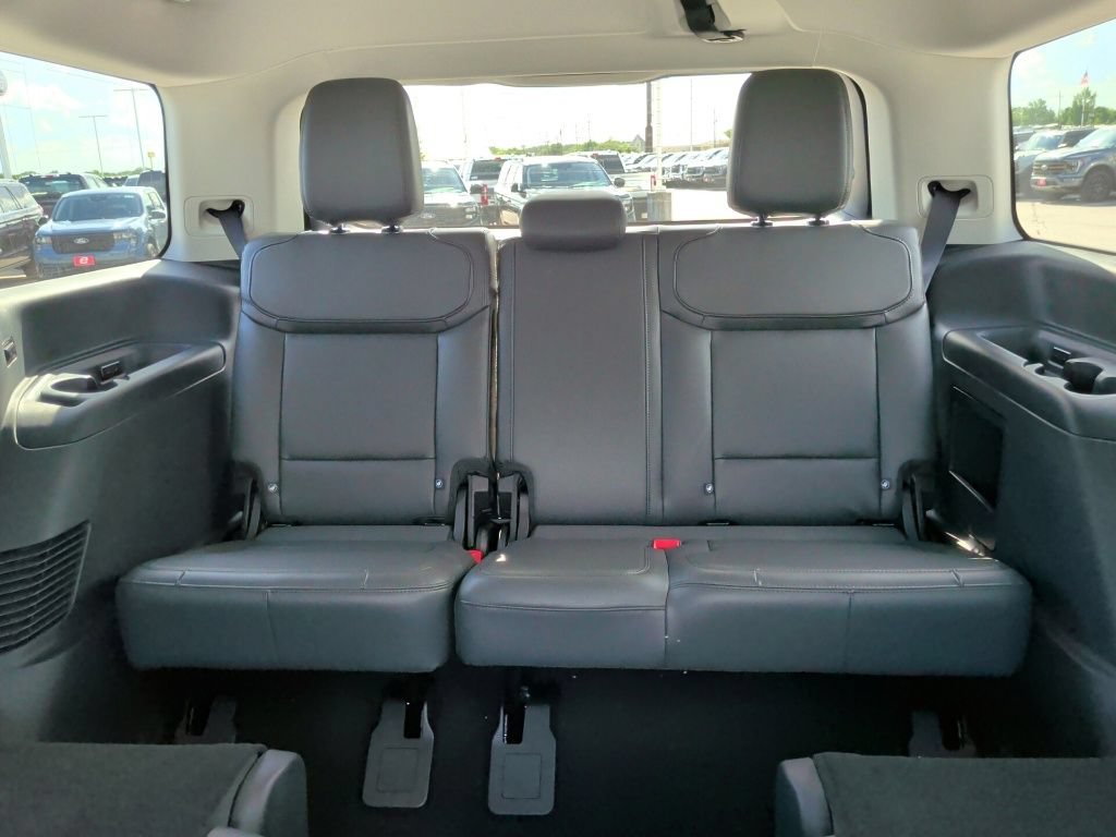 New 2026 Ford Expedition Active RWD image 40