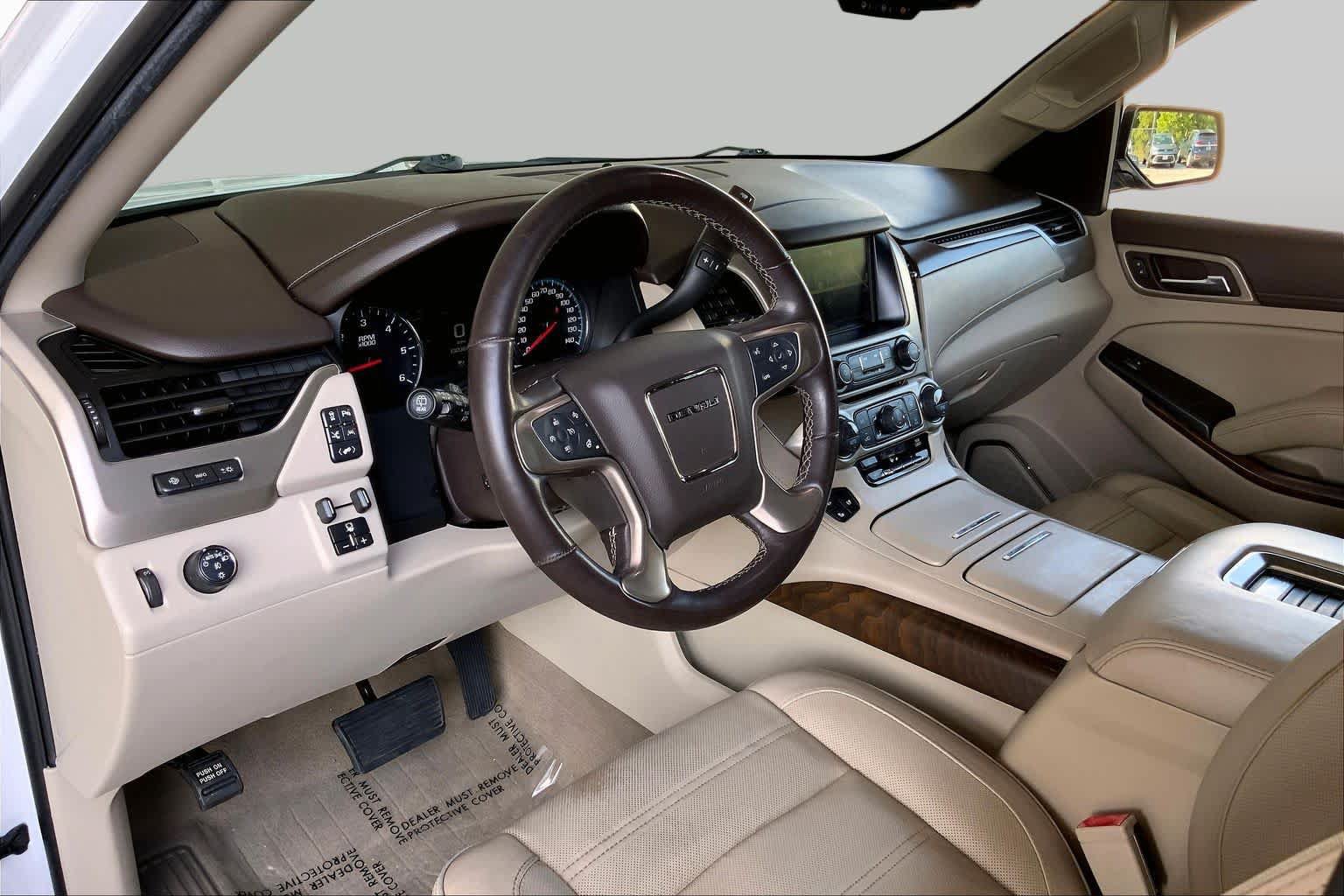 Used 2019 GMC Yukon XL Denali w/ Denali Ultimate Package RWD image 17