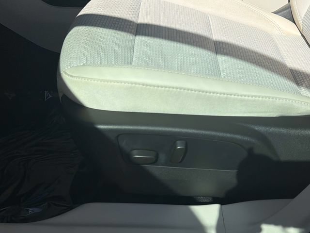 Used 2022 Buick Envision Preferred FWD image 16
