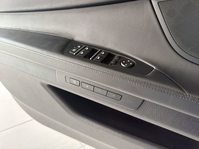 Used 2013 BMW 750Li xDrive AWD/4WD image 22