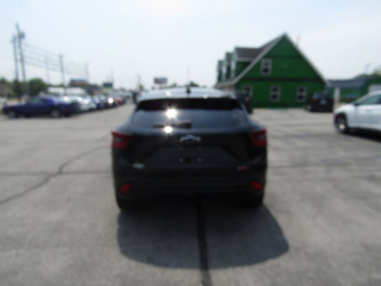 Used 2025 Chevrolet Trax RS FWD image 6