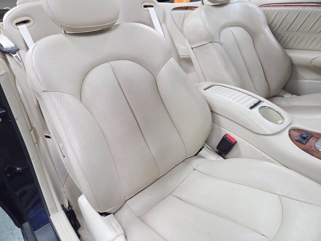 Used 2008 Mercedes-Benz CLK 350 Cabriolet image 35