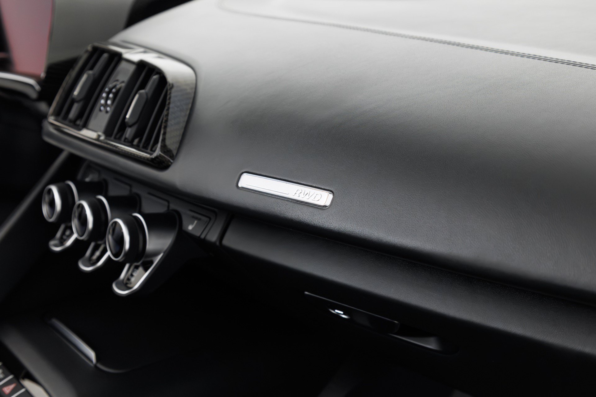 Used 2022 Audi R8 V10 w/ Premium Package RWD image 38