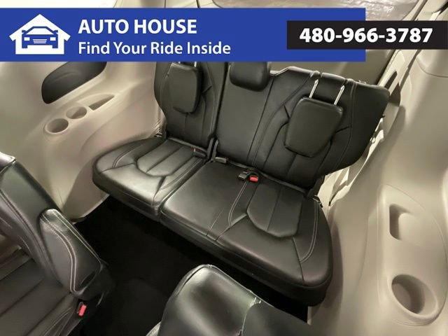 Used 2024 Chrysler Pacifica Touring-L FWD image 17