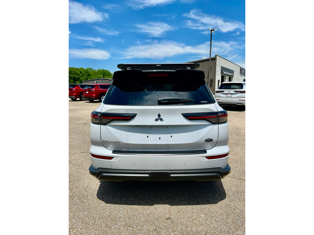 New 2026 Mitsubishi Outlander AWD image 6