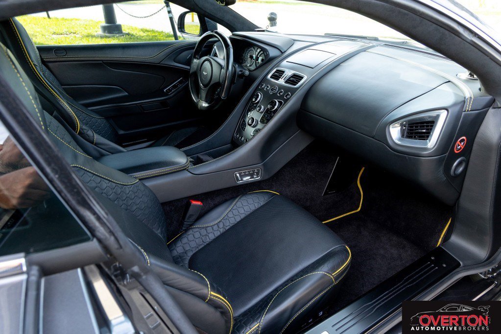 Used 2016 Aston Martin Vanquish Coupe image 22