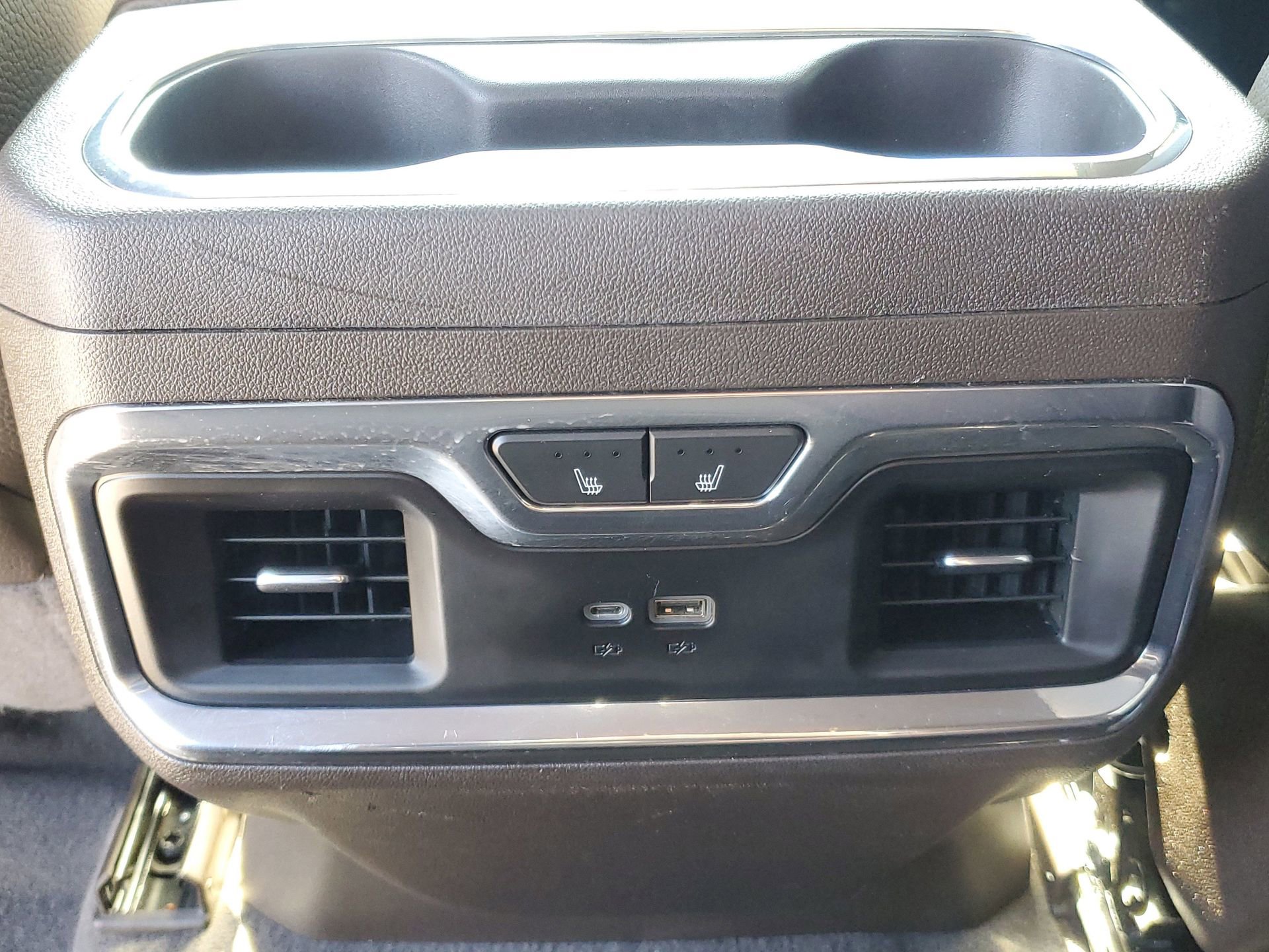 Used 2024 GMC Sierra 3500 Denali w/ Denali Reserve Package image 12