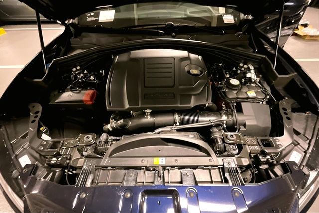 Certified 2025 Jaguar F-PACE R-Dynamic S AWD/4WD image 9
