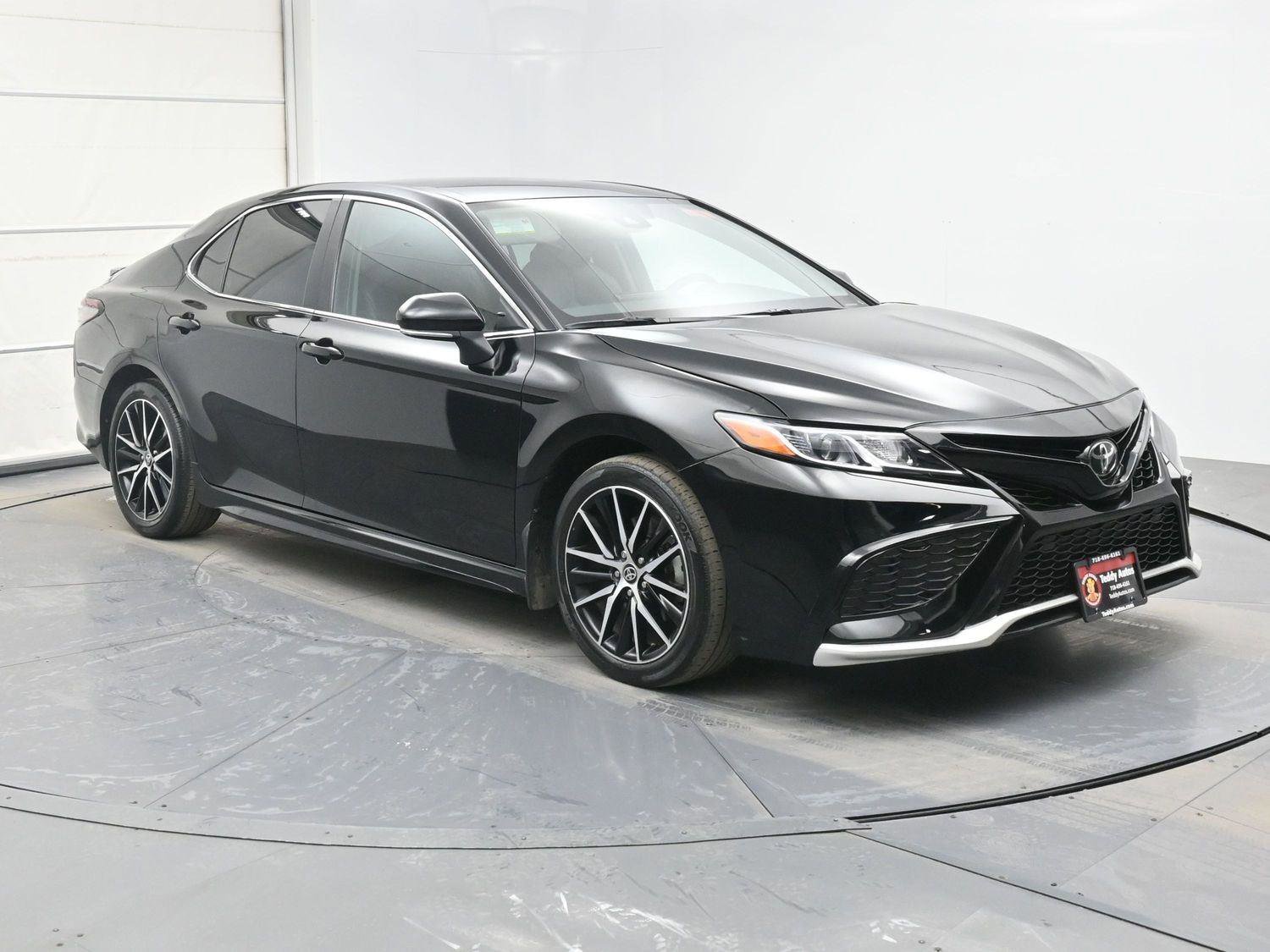 Used 2024 Toyota Camry SE image 25