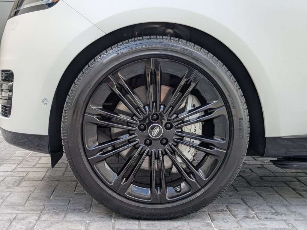 Certified 2025 Land Rover Range Rover Long Wheelbase SE AWD/4WD image 12