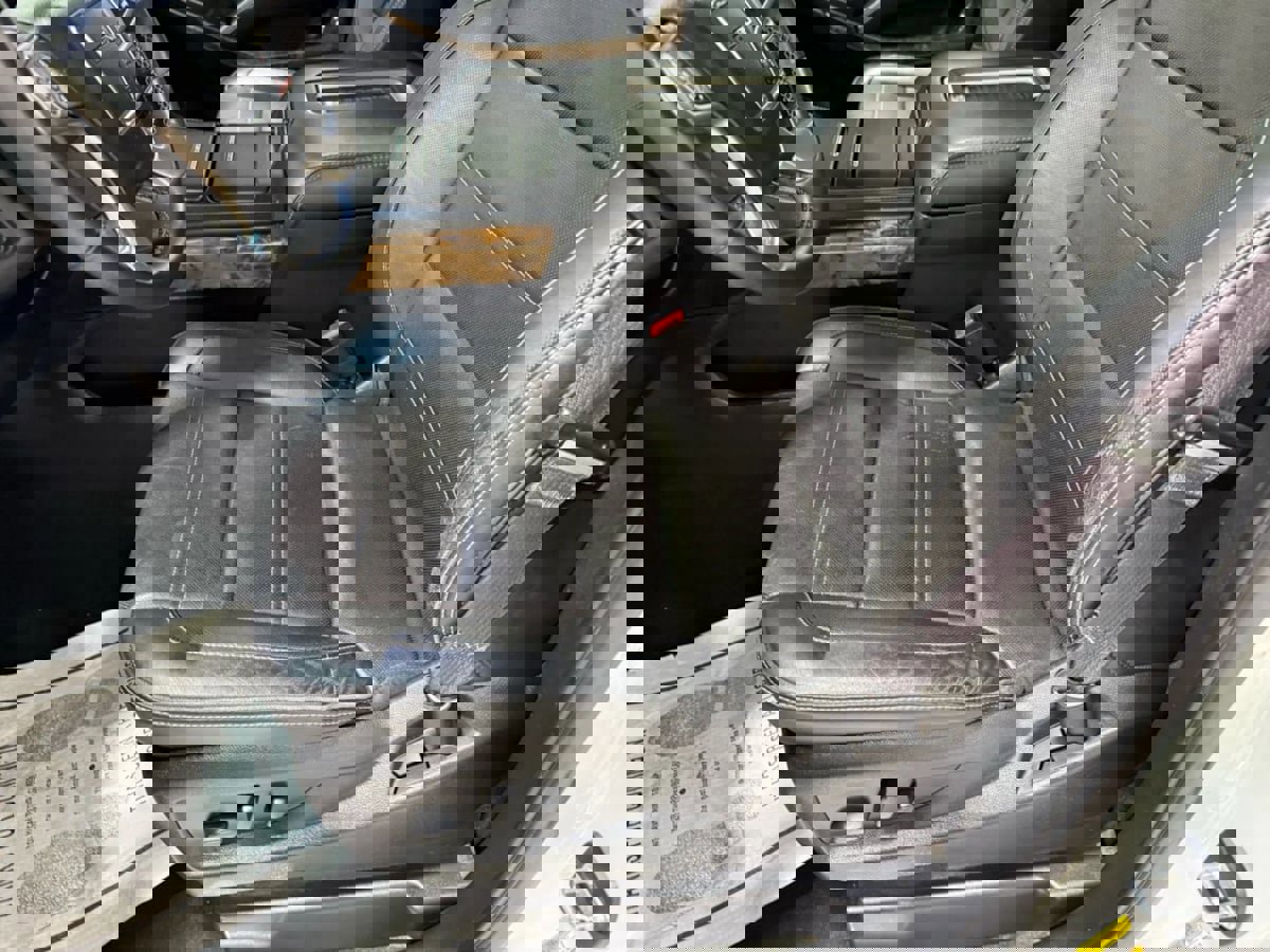 Used 2015 GMC Yukon Denali w/ Premium Package image 21