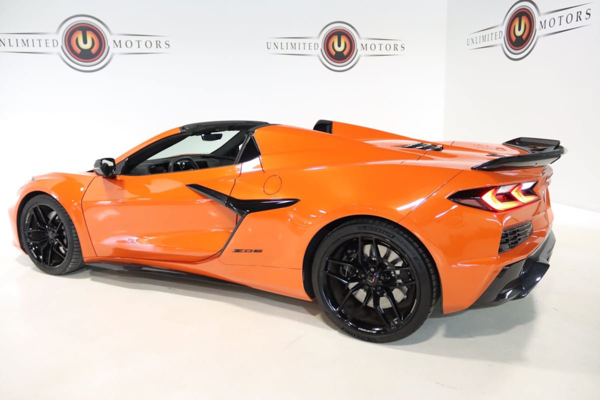 Used 2025 Chevrolet Corvette Z06 RWD image 76
