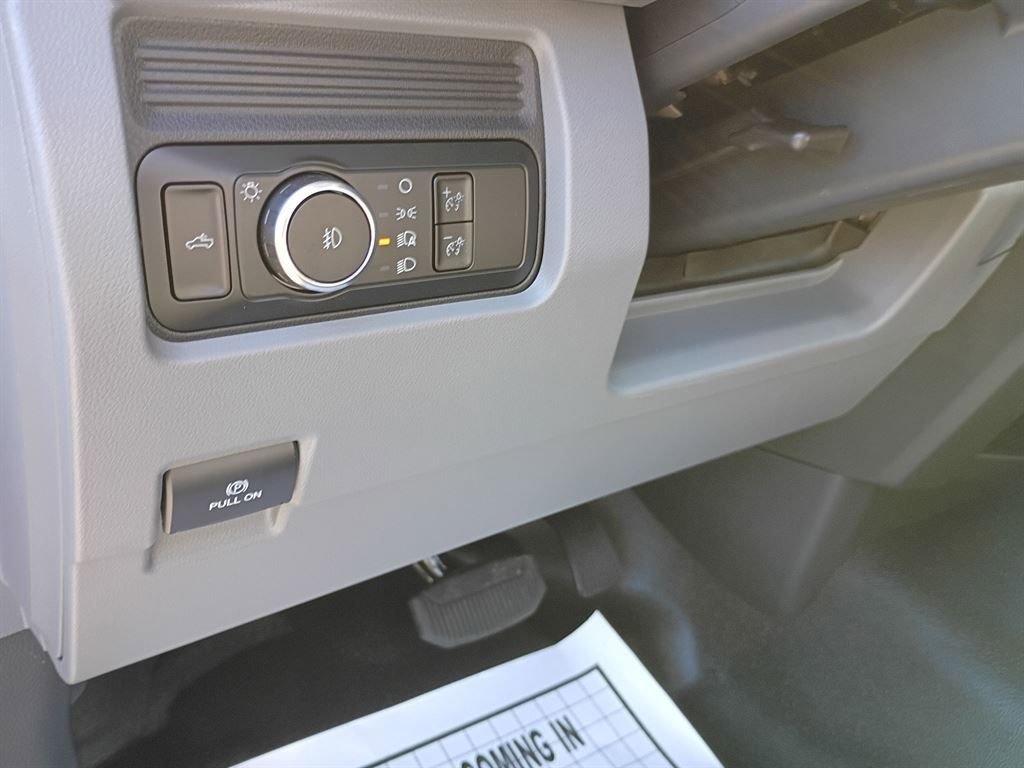 New 2026 Ford F250 XL w/ XL Chrome Package image 15