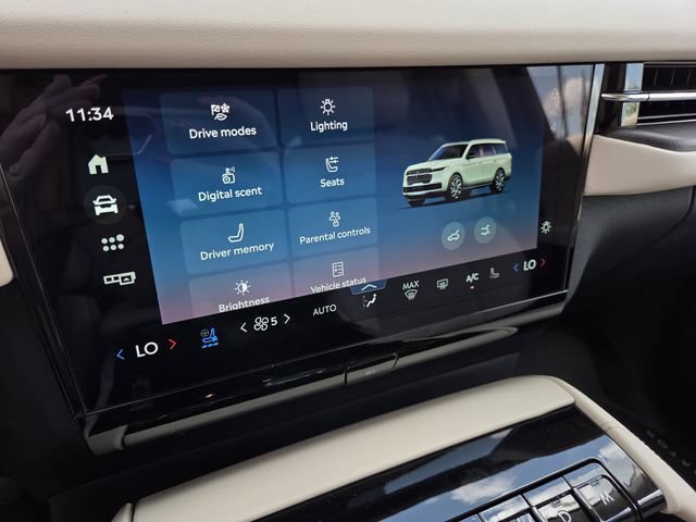 New 2027 Lincoln Navigator Reserve RWD image 8