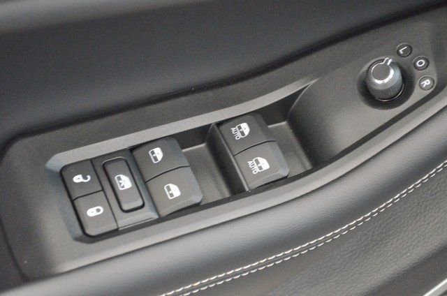 New 2025 Jeep Grand Cherokee Limited w/ Black Appearance Package image 13