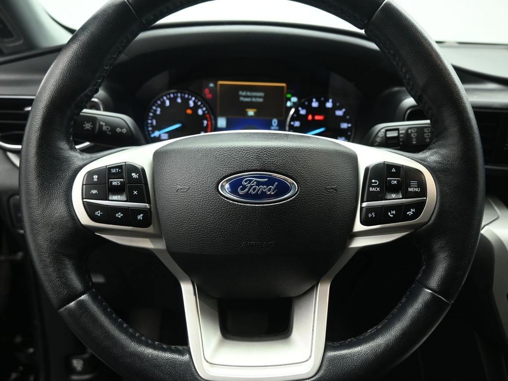 Certified 2022 Ford Explorer XLT w/ Equipment Group 202A image 13