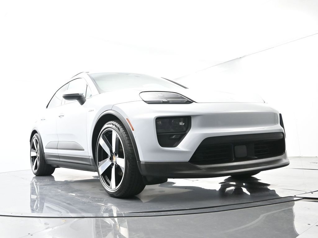 Certified 2025 Porsche Macan Electric image 55
