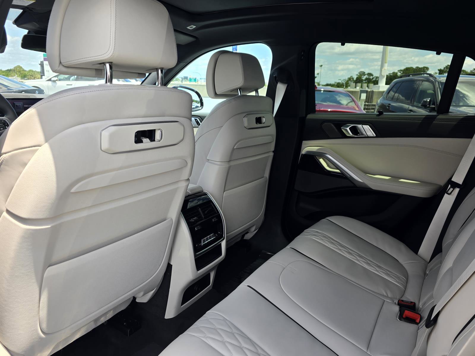 New 2027 BMW X6 xDrive40i AWD/4WD image 14