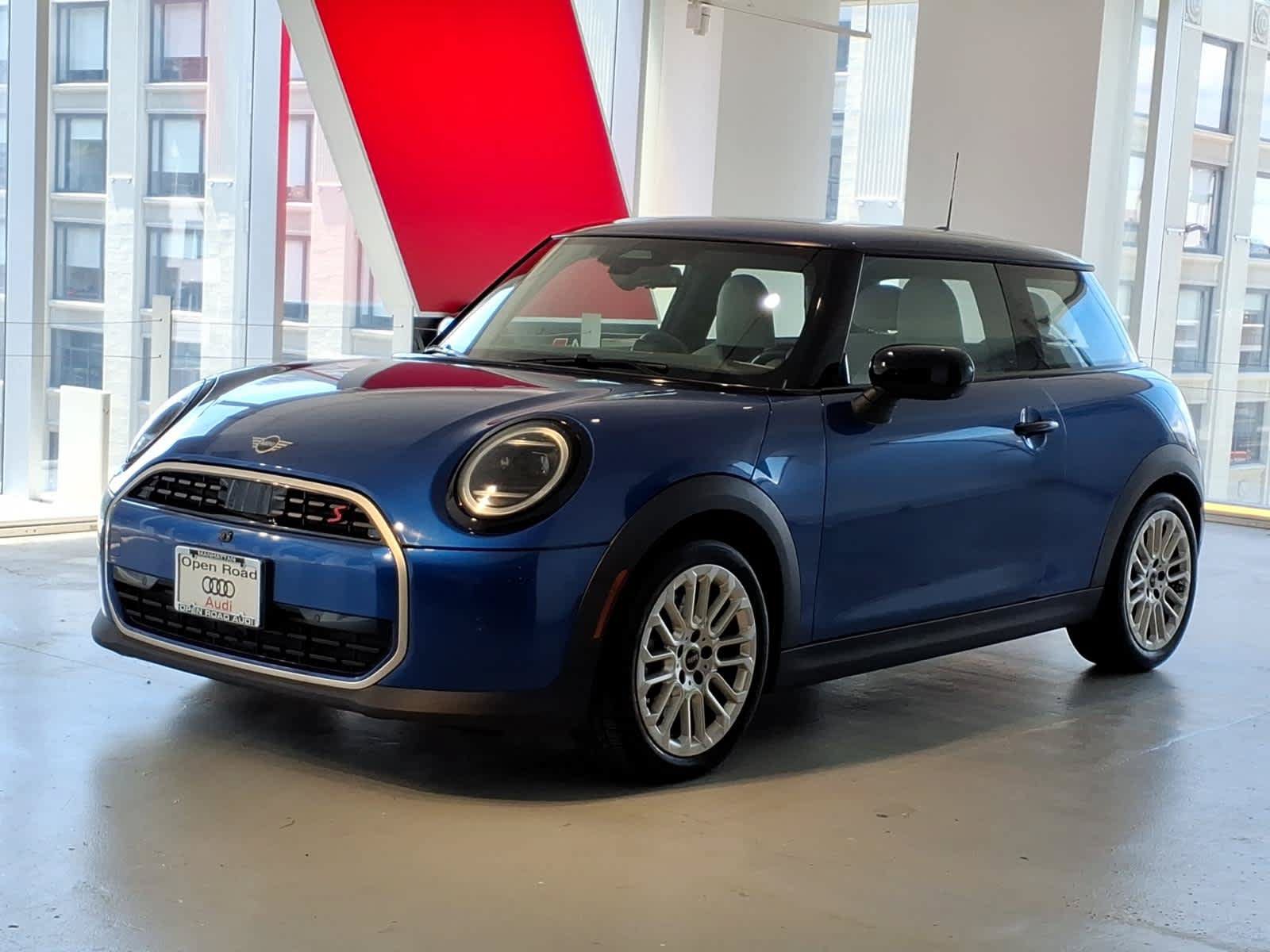 Used 2025 MINI Cooper S FWD image 1