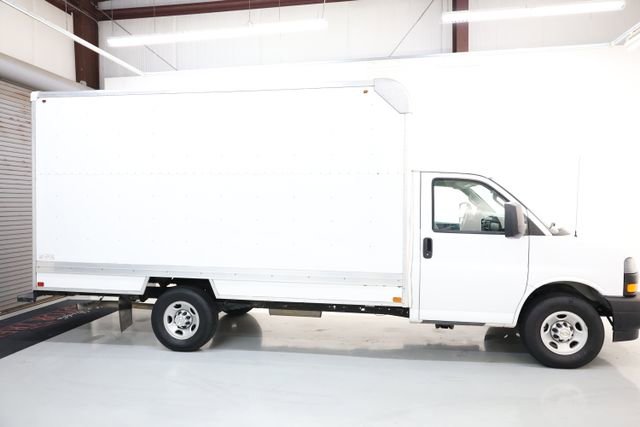 Used 2022 Chevrolet Express 3500 w/ Driver Convenience Package image 30
