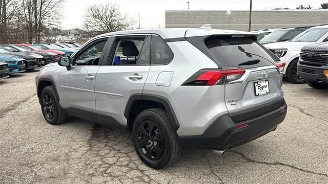 Used 2023 Toyota RAV4 LE image 4