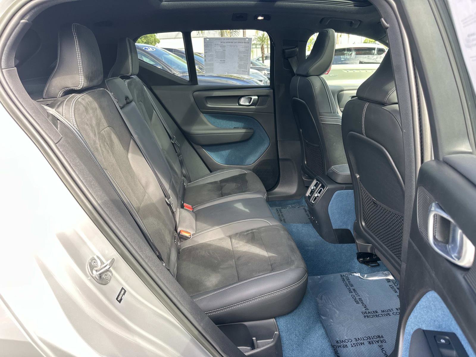 Certified 2023 Volvo XC40 Recharge Plus image 24