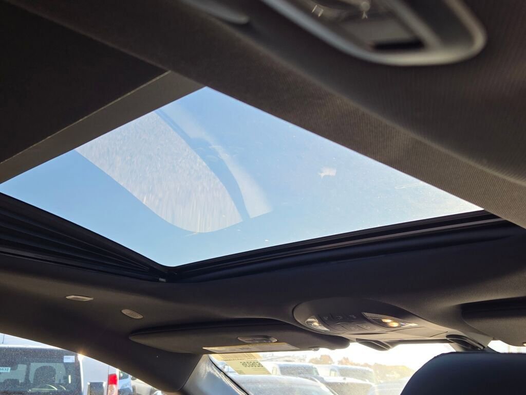 New 2026 Chrysler Pacifica Limited w/ S Appearance Package image 12